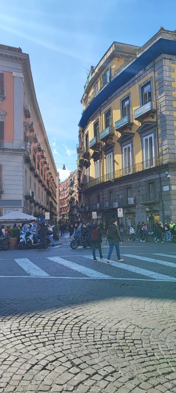 La Chicca Appartamento Intero Nei Quartieri Spagnoli Nápoles Exterior foto